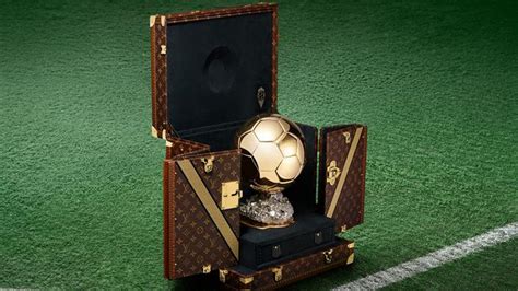 pallone da calcio louis vuitton|Louis Vuitton diventa partner del Pallone d’oro.